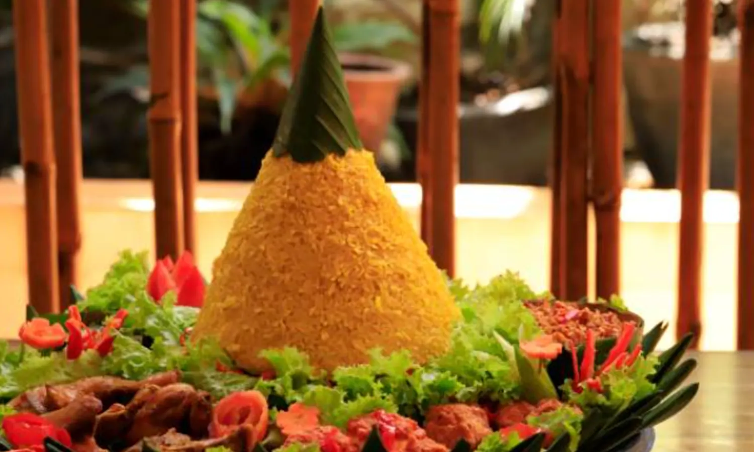 3 Resep Nasi Tumpeng Komplit, Gurih Dan Cocok Untuk Berbagai Acara